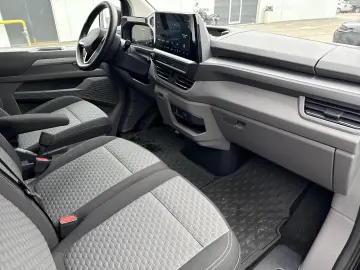 VOLKSWAGEN TRANSPORTER CARAVELLE