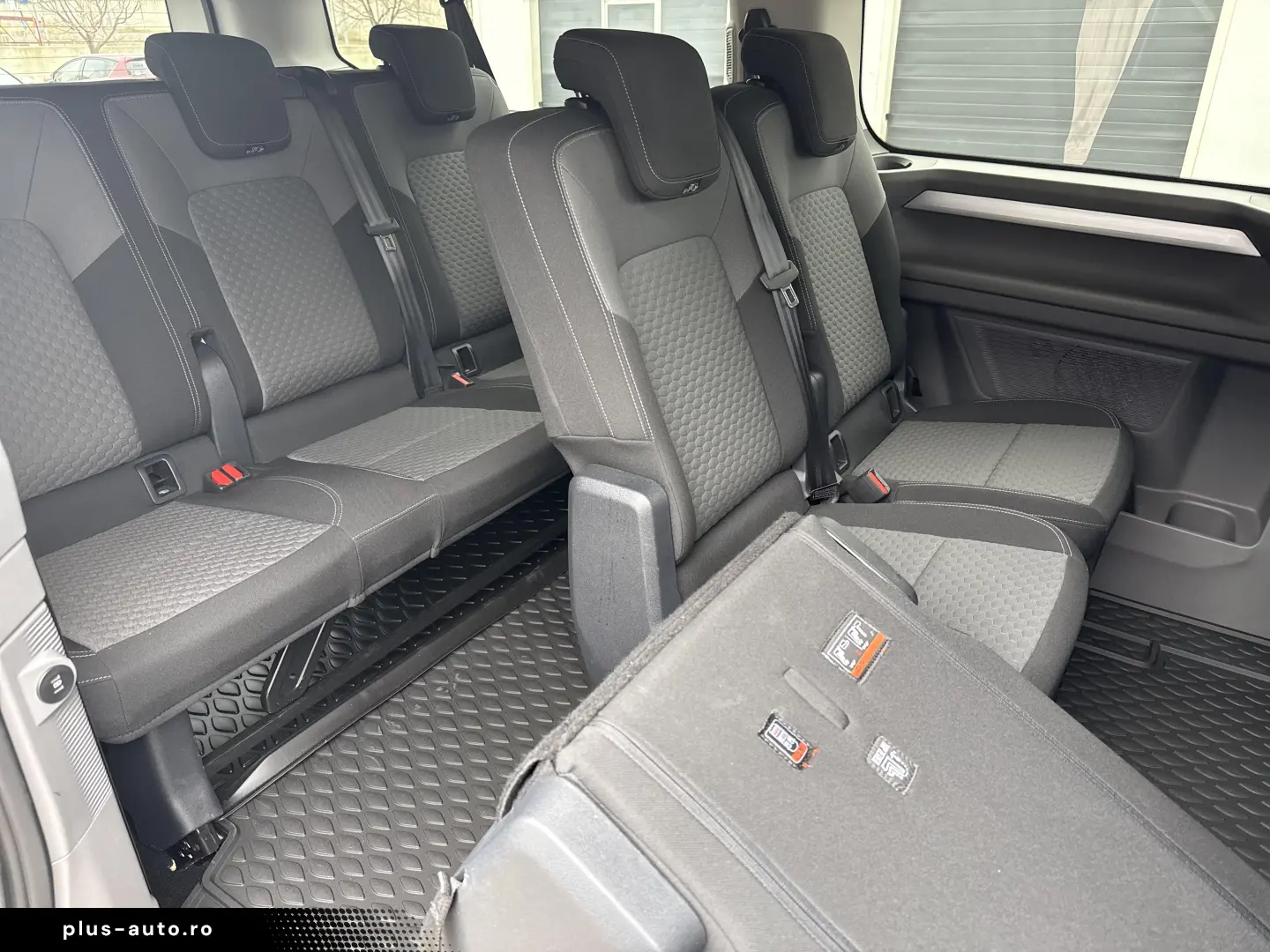 VOLKSWAGEN TRANSPORTER CARAVELLE