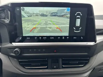 VOLKSWAGEN TRANSPORTER CARAVELLE