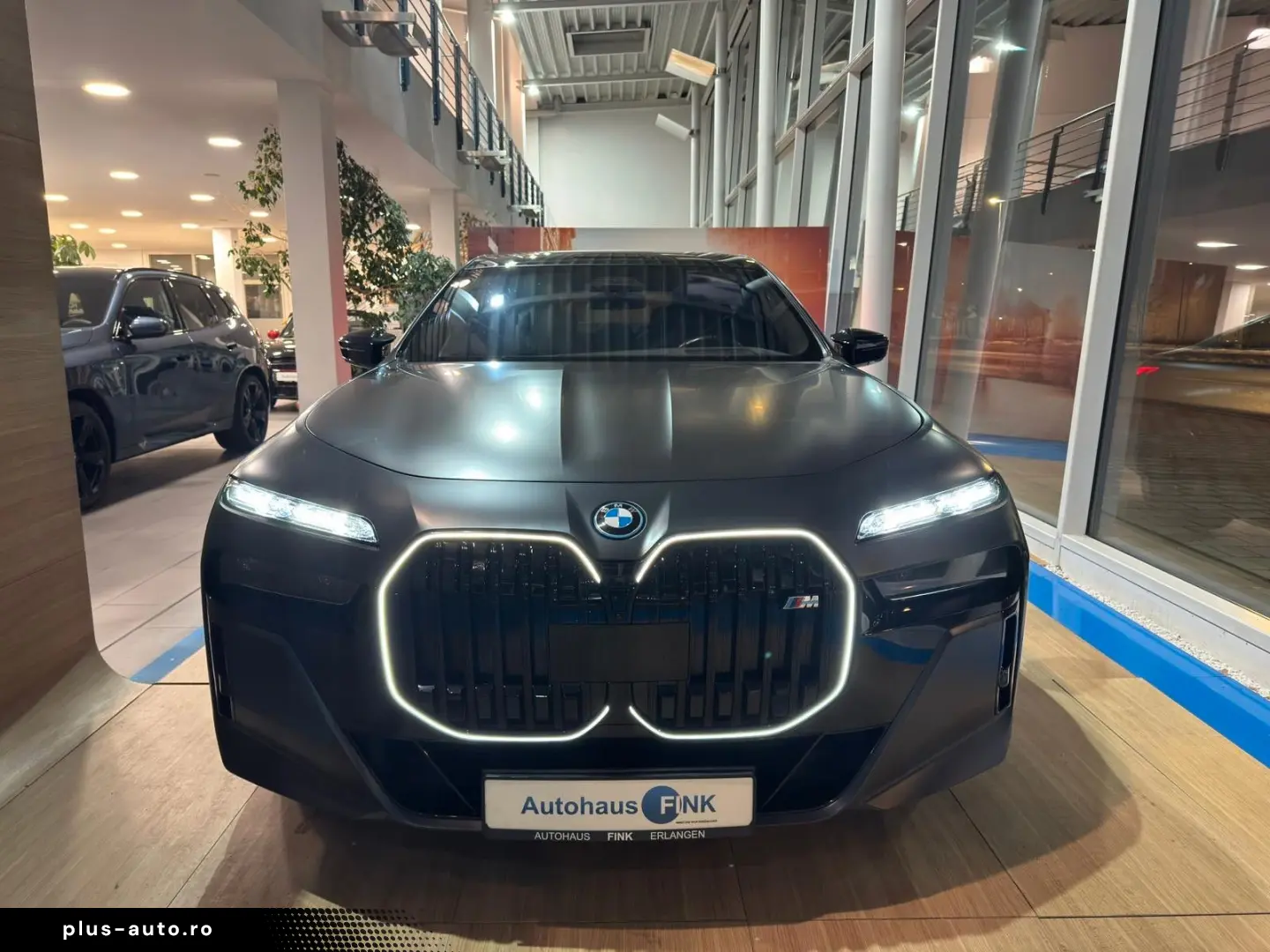 BMW M760e xDrive Vollausstattung 181.420 -€ Neupreis