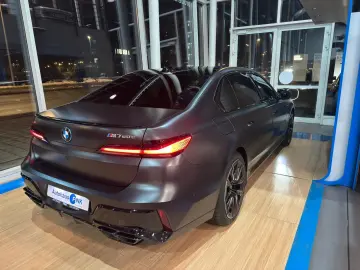 BMW M760e xDrive Vollausstattung 181.420 -€ Neupreis