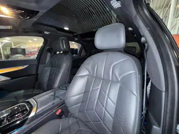 BMW M760e xDrive Vollausstattung 181.420 -€ Neupreis