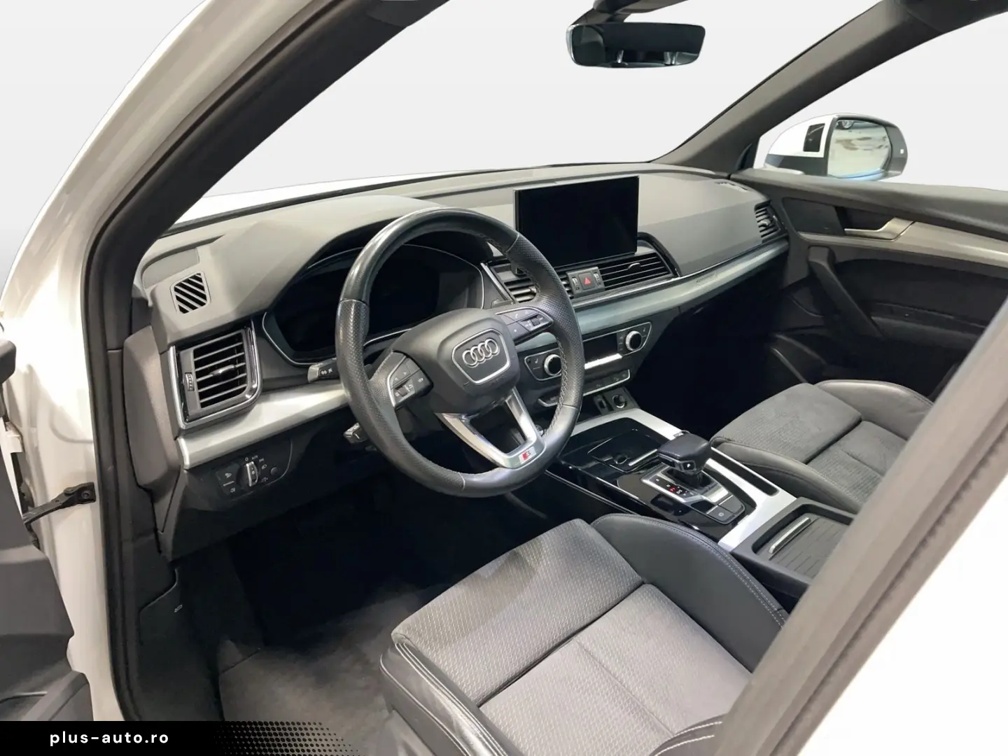AUDI Q5 50 TFSI e quattro S tronic AHK AUT S Line
