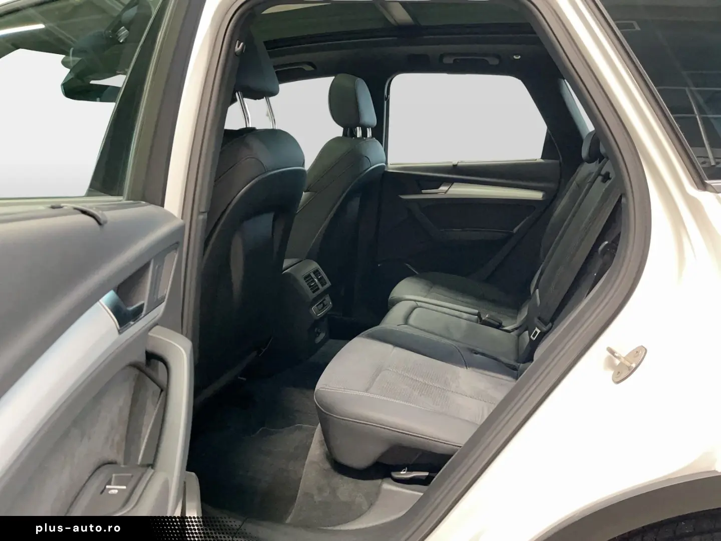 AUDI Q5 50 TFSI e quattro S tronic AHK AUT S Line