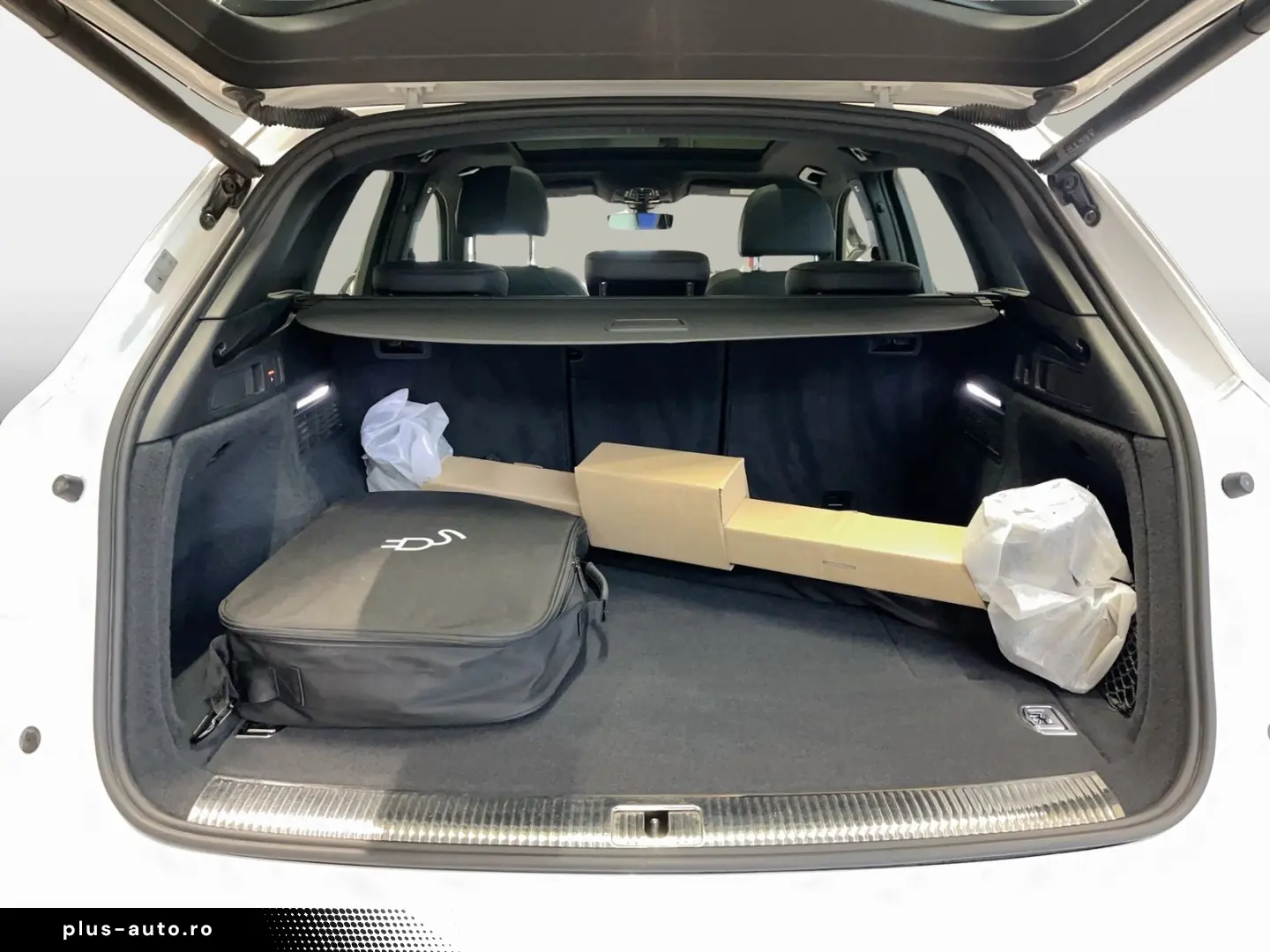 AUDI Q5 50 TFSI e quattro S tronic AHK AUT S Line