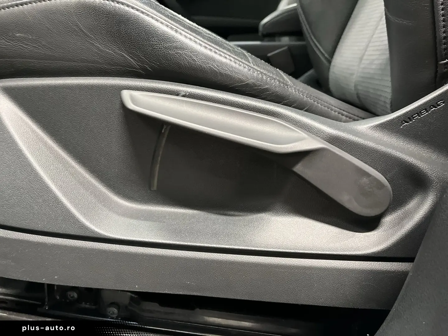 AUDI Q5 50 TFSI e quattro S tronic AHK AUT S Line