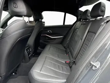 BMW 330i xDr M SPORT