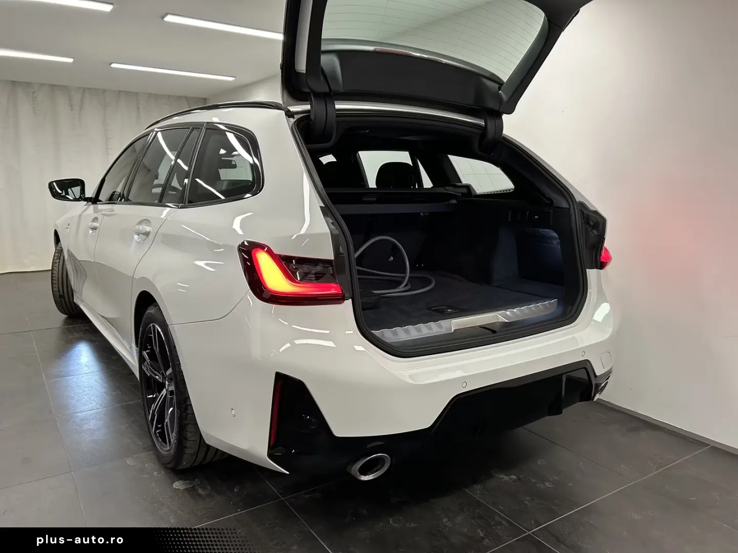 BMW 330e xDrive Touring M Sportpaket Pano Harman