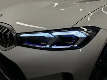 BMW 330e xDrive Touring M Sportpaket Pano Harman