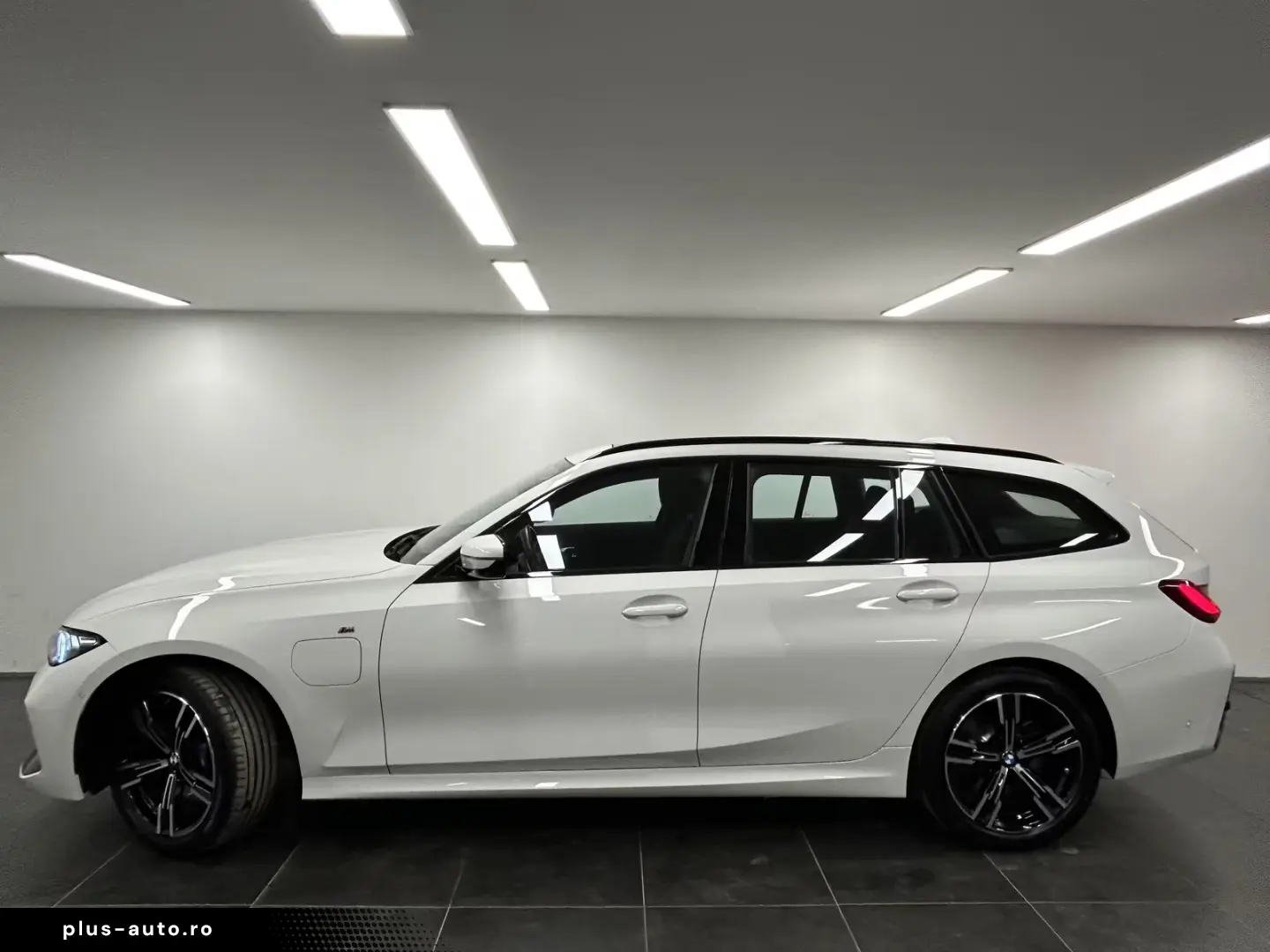 BMW 330e xDrive Touring M Sportpaket Pano Harman