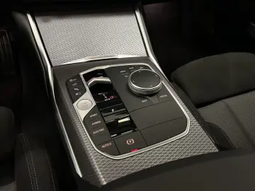 BMW 330e xDrive Touring M Sportpaket Pano Harman