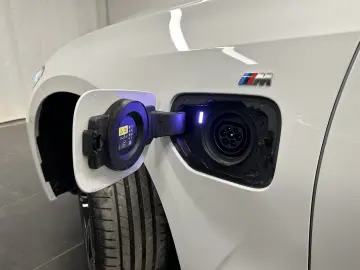 BMW 330e xDrive Touring M Sportpaket Pano Harman