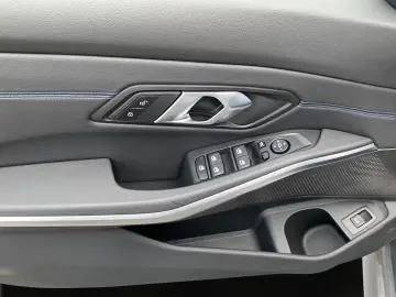 BMW 330 i Touring xDrive M Sport ACC HiFi