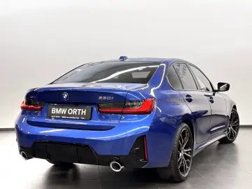 BMW 330i xDrive AUT. M-SPORT