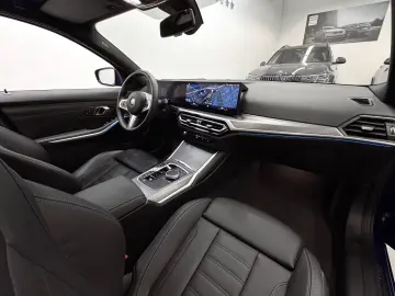 BMW 330i xDrive AUT. M-SPORT