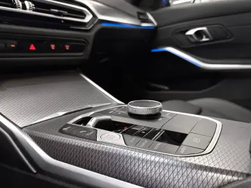 BMW 330i xDrive AUT. M-SPORT