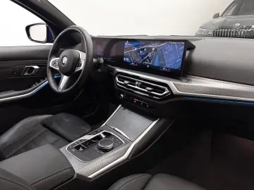BMW 330i xDrive AUT. M-SPORT