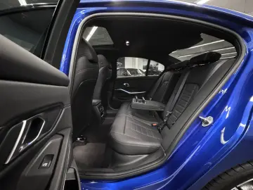 BMW 330i xDrive AUT. M-SPORT