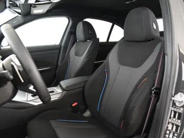 BMW 320d xDrive M Sport Pro ACC LED Keyless HUD