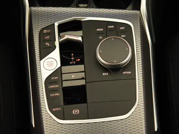 BMW 320d xDrive M Sport Pro ACC LED Keyless HUD