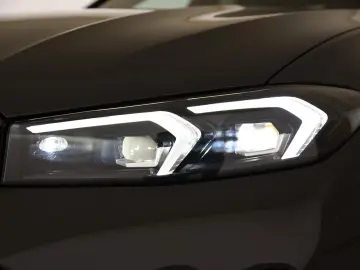 BMW 320d xDrive M Sport Pro ACC LED Keyless HUD