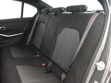 BMW 320d xDrive M Sport Pro ACC LED Keyless HUD