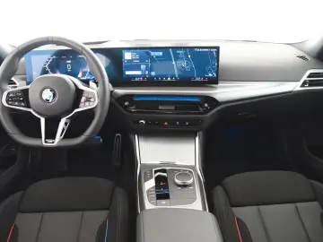 BMW 320d xDrive M Sport Pro ACC LED Keyless HUD