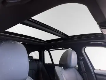 BMW 330e xDrive Touring M Sport Pro AHK Pano