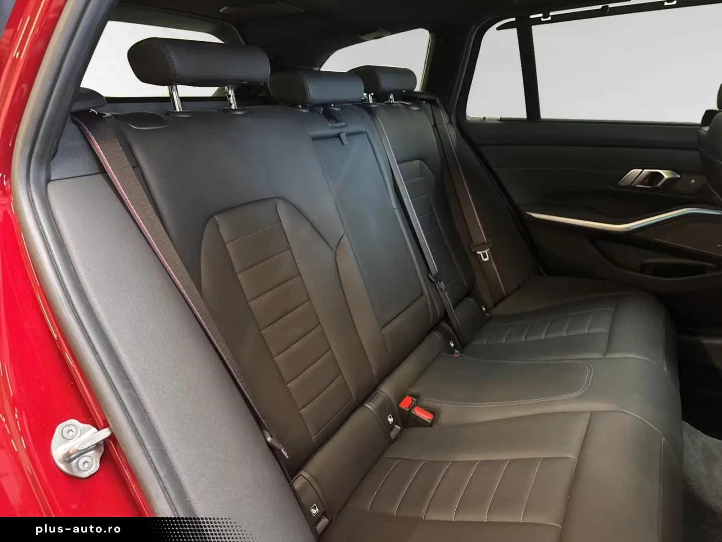 BMW 330e xDrive Touring M Sport Pro AHK Pano