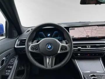 BMW 330e xDrive Touring M Sport Head-Up 19