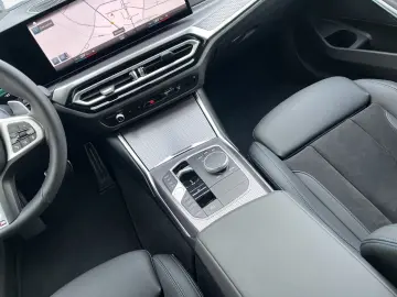 BMW 330e xDrive Touring M Sport Head-Up 19