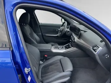 BMW 330e xDrive Touring M Sport Head-Up 19
