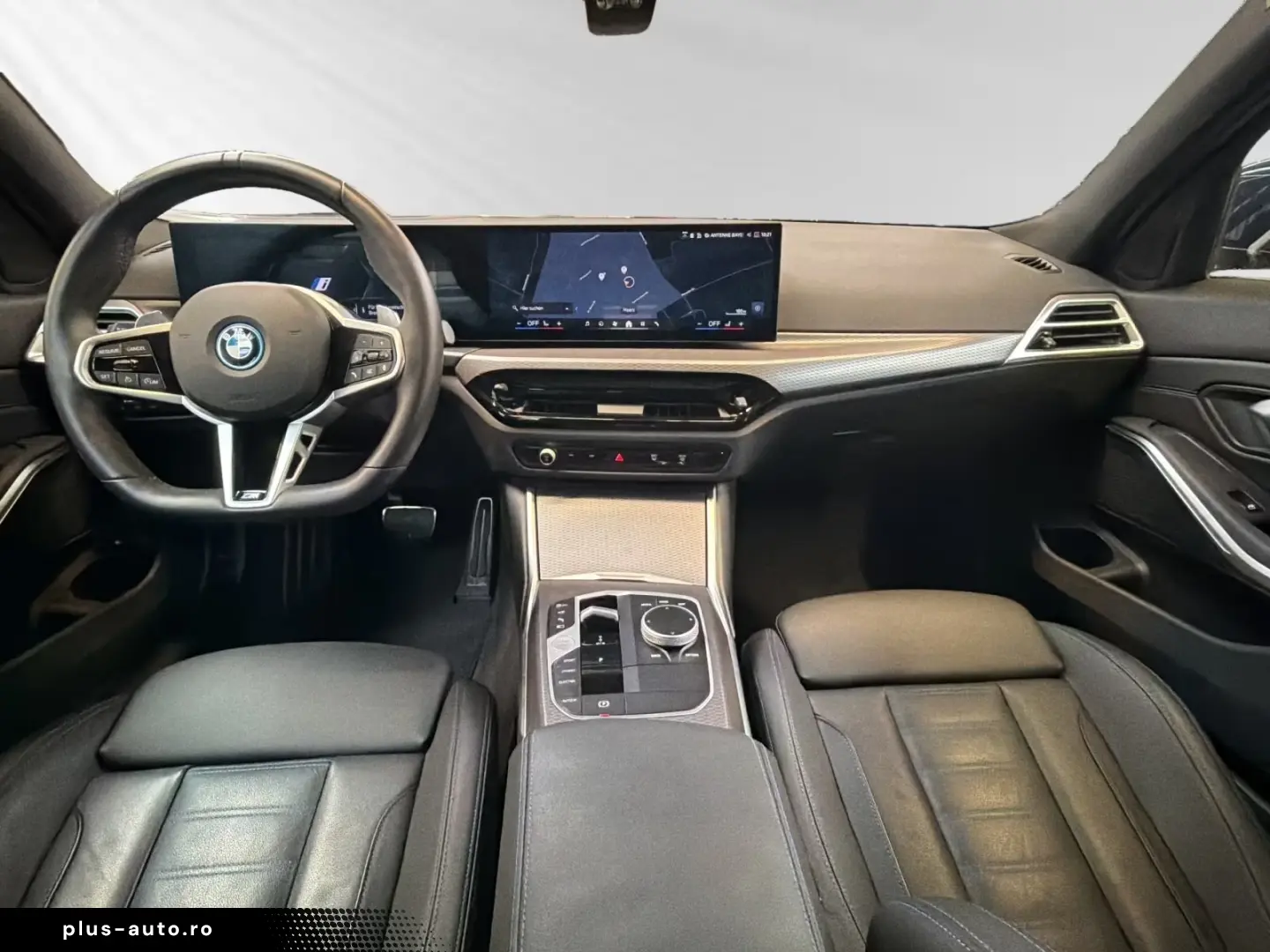 BMW 330e xDrive M Sport Glasdach Head-Up