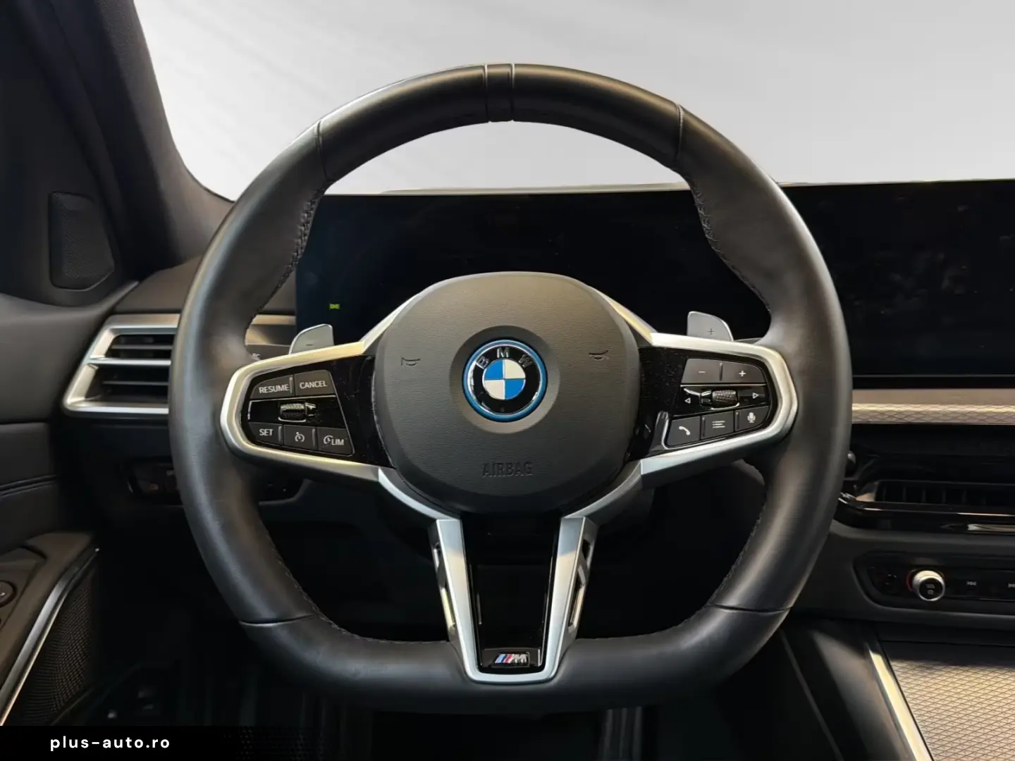 BMW 330e xDrive M Sport Glasdach Head-Up