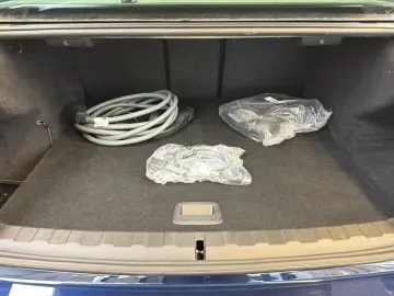 BMW 330e xDrive M Sport Glasdach Head-Up