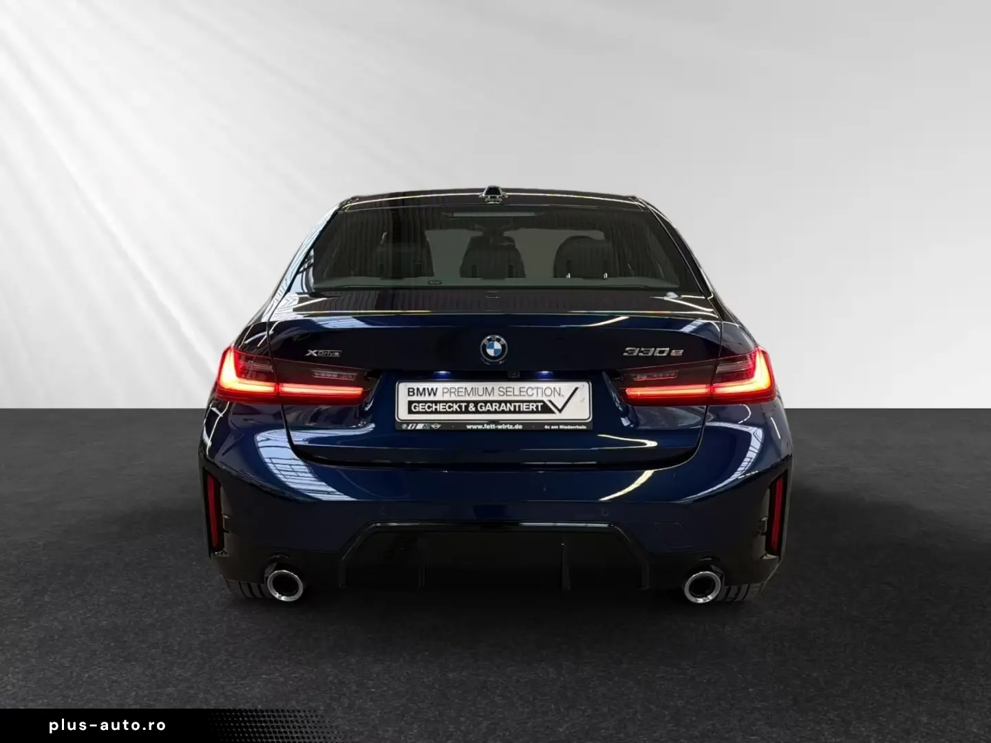 BMW 330e xDrive M Sport Glasdach Head-Up