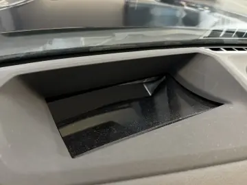 BMW 330e xDrive M Sport Glasdach Head-Up