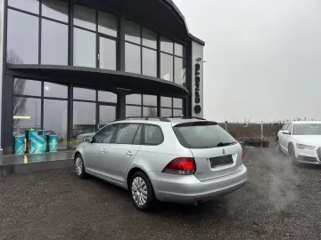 VOLKSWAGEN GOLF VI