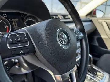 VOLKSWAGEN PASSAT    2.0 TDI    AUTOMAT