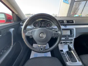 VOLKSWAGEN PASSAT    2.0 TDI    AUTOMAT