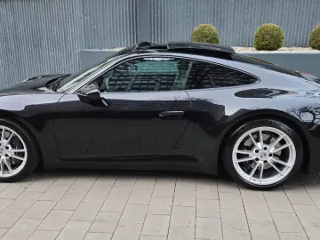 PORSCHE 911 Carrera