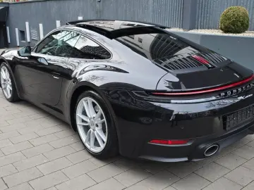 PORSCHE 911 Carrera