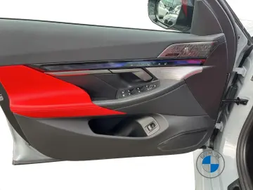 BMW M5 Limousine M Sport 20  21  Pano Memory B&W