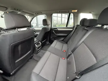 BMW X3 18d    sDrive