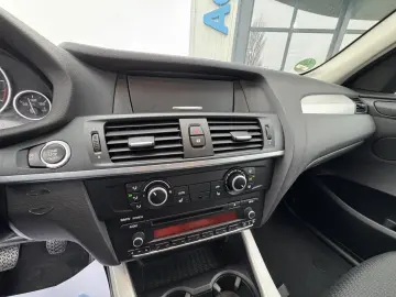 BMW X3 18d    sDrive