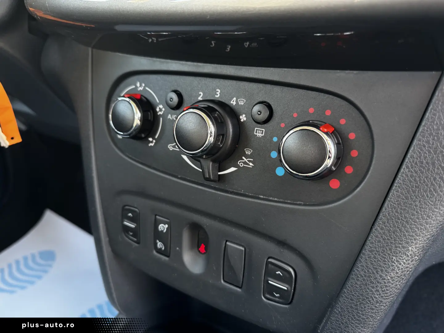 DACIA SANDERO    EURO 6    NAVIGATIE    AC