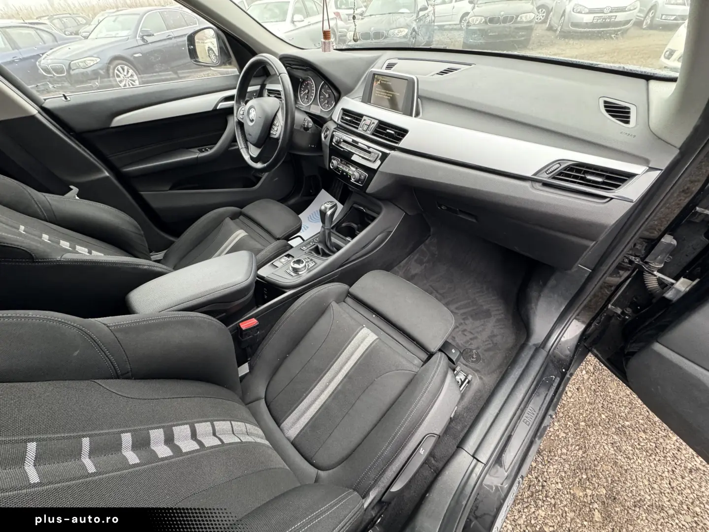 BMW X1 18d    xDrive