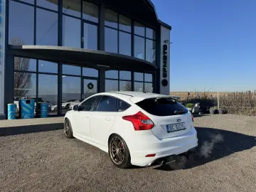 FORD FOCUS    INTERIOR RECARO