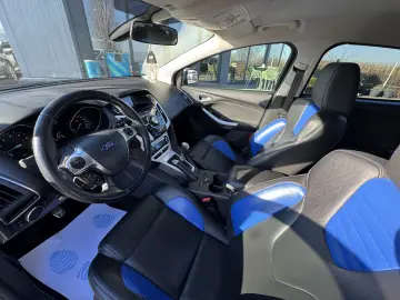 FORD FOCUS    INTERIOR RECARO