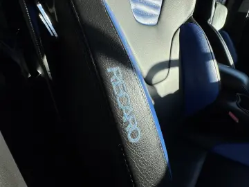 FORD FOCUS    INTERIOR RECARO